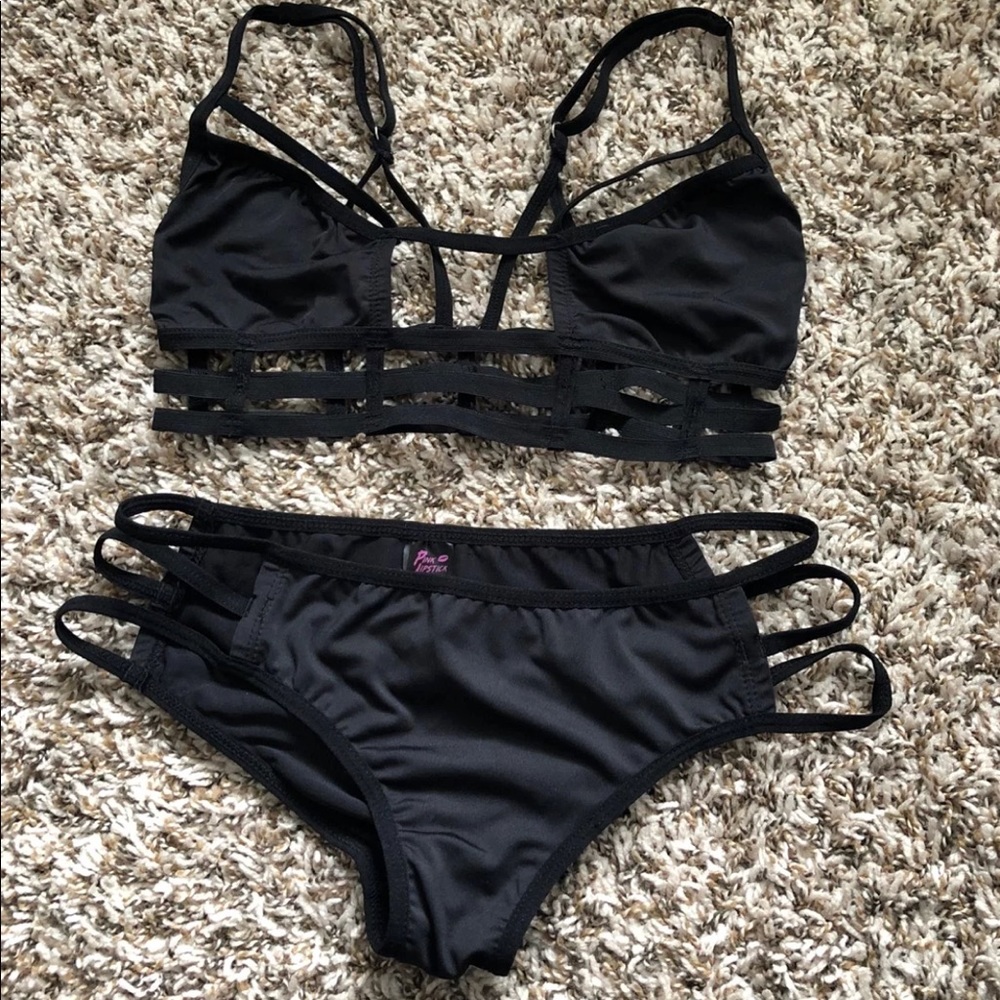 Caged set SOLD🚫